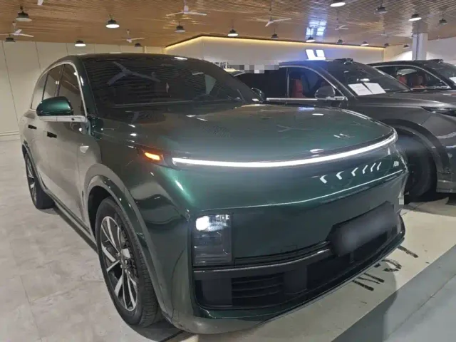 Li Auto L8 — Фото автомобиля 3