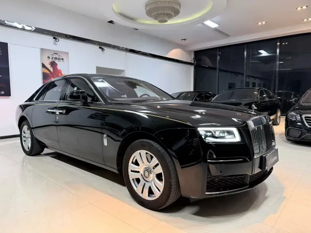 Rolls-Royce Ghost — Фото автомобиля 2
