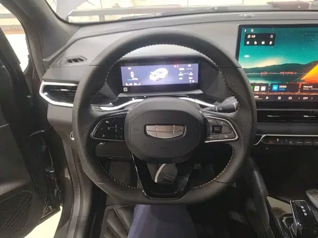 Geely Binyue — Фото автомобиля 6