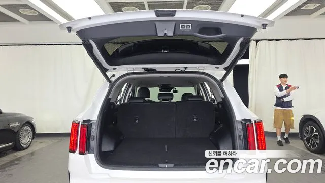 Kia Sorento Sorento 4-е поколение Бензин 2.5T 2WD — Фото автомобиля 18
