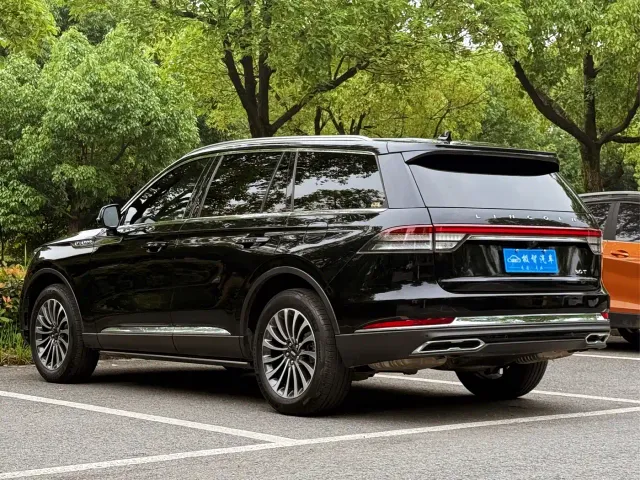 Lincoln Aviator — Фото автомобиля 7
