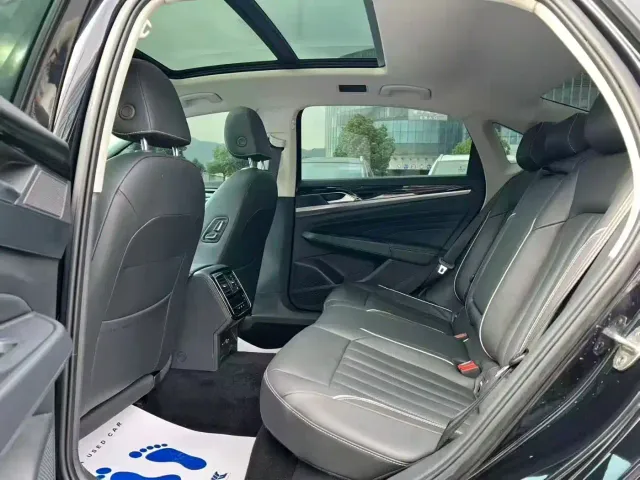 Volkswagen Passat — Фото автомобиля 8
