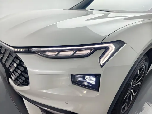 Ford EVOS — Фото автомобиля 9