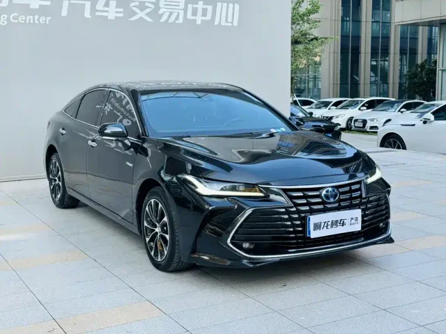 Toyota Avalon — Фото автомобиля 3