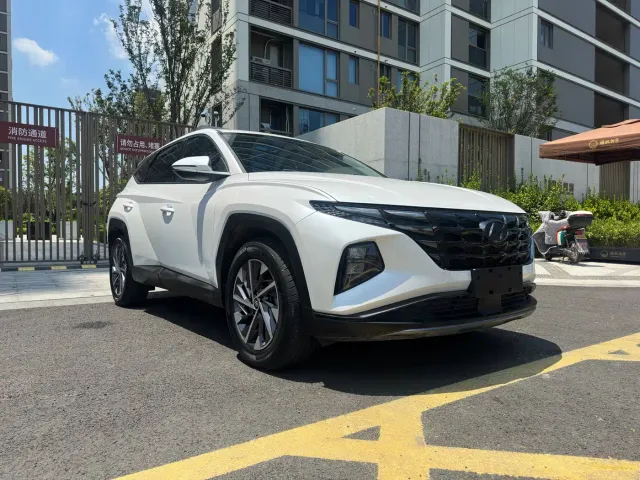 Hyundai Tucson — Фото автомобиля 3