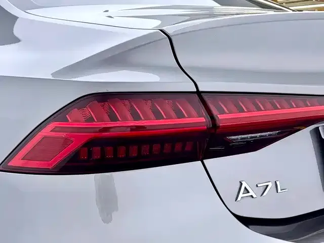 Audi A7L — Фото автомобиля 14