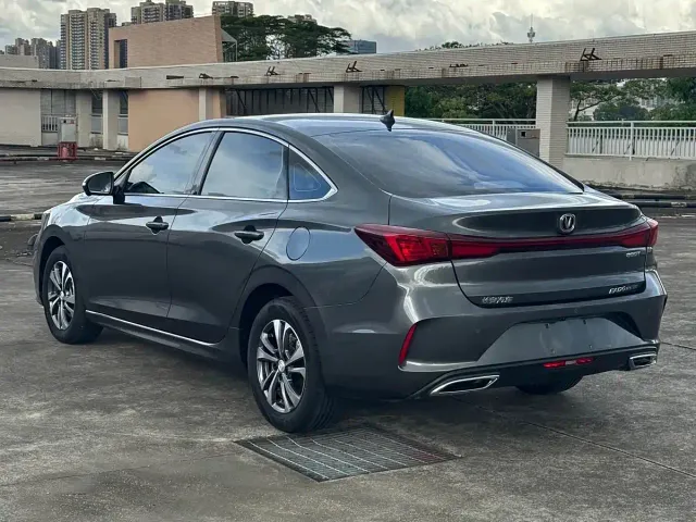 Changan Eado — Фото автомобиля 7