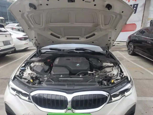 BMW 3 Series — Фото автомобиля 15