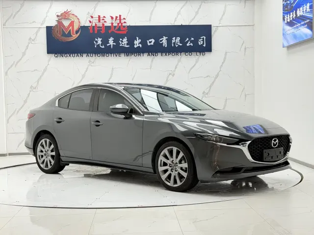 Mazda Axela — Фото автомобиля 3