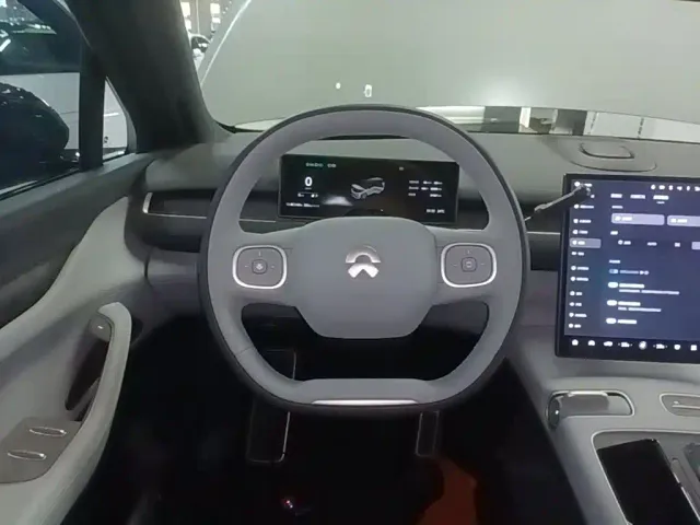 Nio ES8 — Фото автомобиля 10