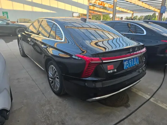 Hongqi H5 — Фото автомобиля 3