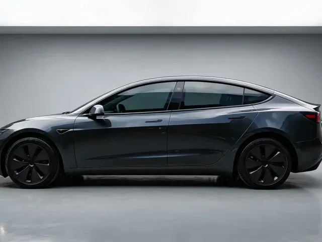 Tesla Model 3 — Фото автомобиля 7