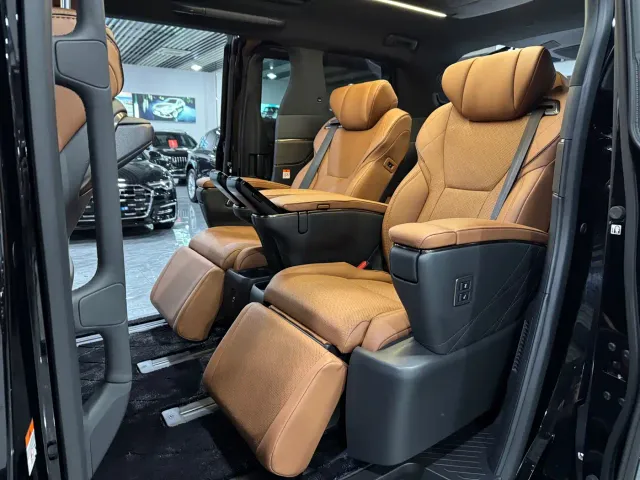 Toyota Vellfire — Фото автомобиля 5