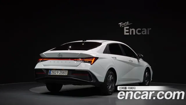 Hyundai Avante CN7 — Фото автомобиля 2