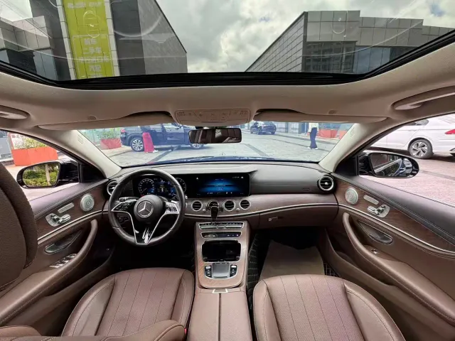 Mercedes-Benz E-Class — Фото автомобиля 5