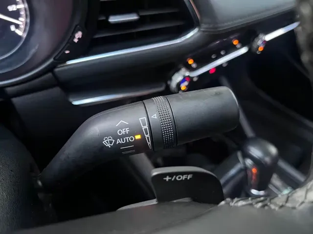 Mazda Mazda3 Axela 2022 2.0L Automatic Elegance Edition — Фото автомобиля 6