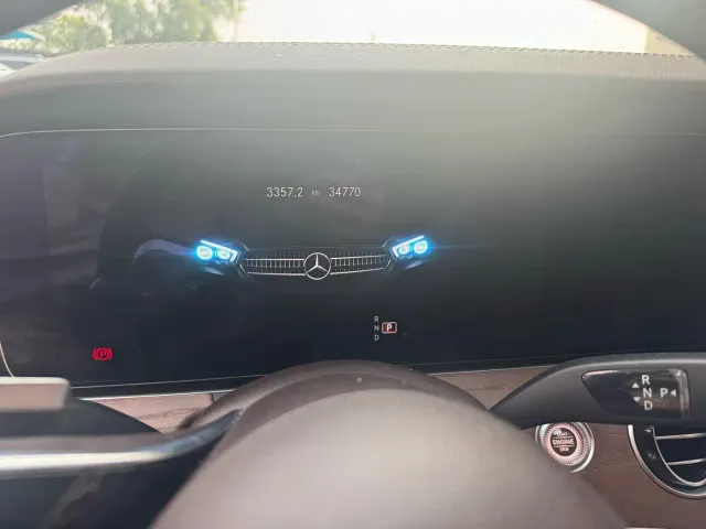 Mercedes-Benz E-Class — Фото автомобиля 7