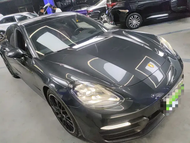 Porsche Panamera — Фото автомобиля 2