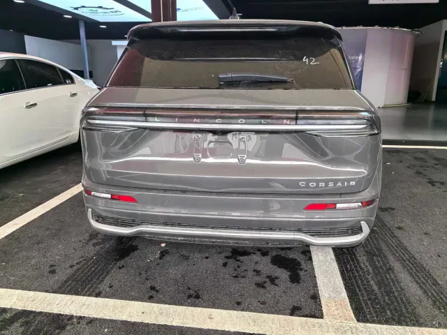 Lincoln Corsair — Фото автомобиля 8