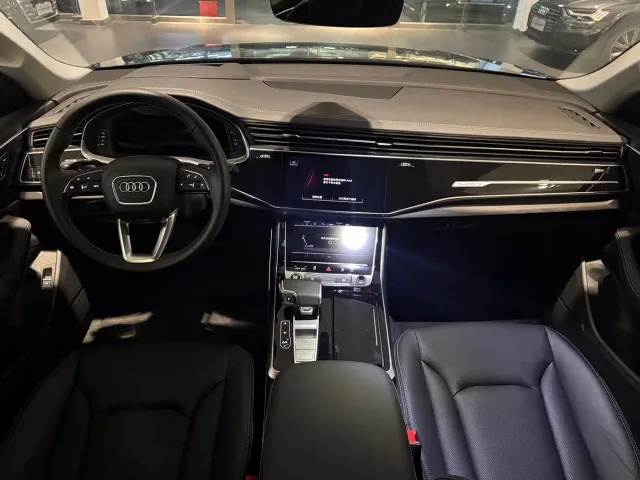 Audi Q8 — Фото автомобиля 9