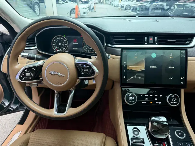 Jaguar XFL — Фото автомобиля 13