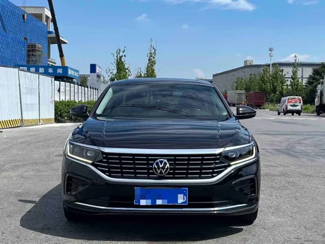 Volkswagen Passat — Фото автомобиля 2