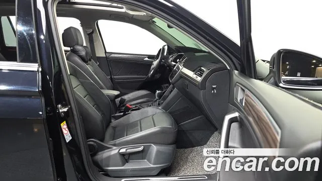 Volkswagen Tiguan — Фото автомобиля 4