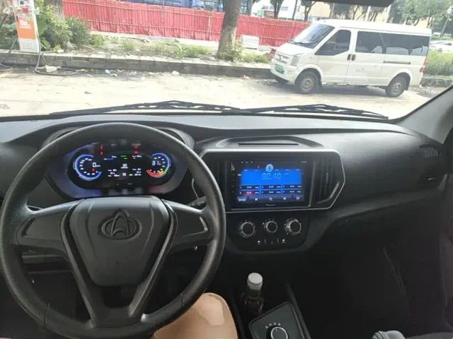 Changan Ruixing EM60 — Фото автомобиля 5