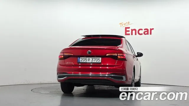 Volkswagen Jetta — Фото автомобиля 4