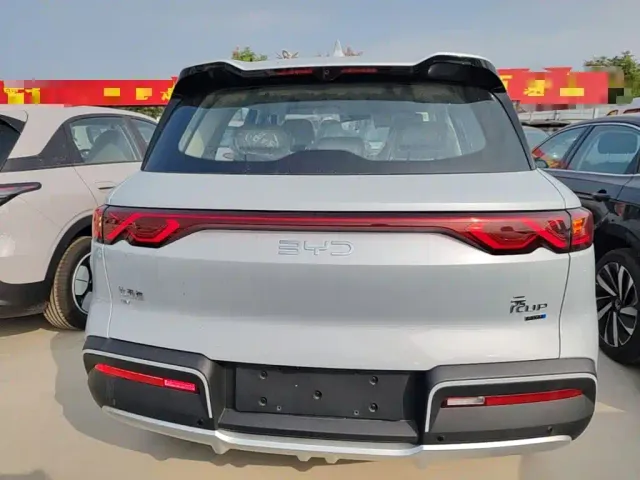 BYD Yuan UP — Фото автомобиля 5