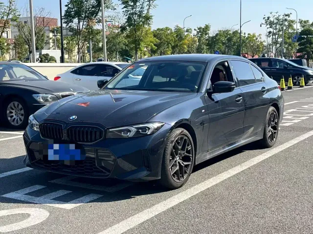 Фотография автомобиля — BMW 3 Series