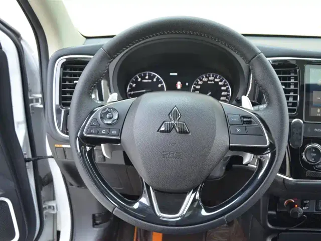 Mitsubishi Outlander — Фото автомобиля 9