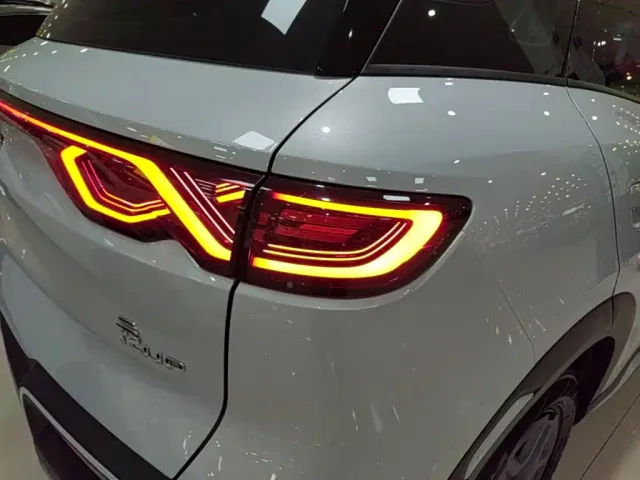 BYD Yuan UP — Фото автомобиля 7