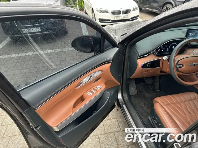 Genesis GV70 2.5T Бензин 2WD — Фото автомобиля 11