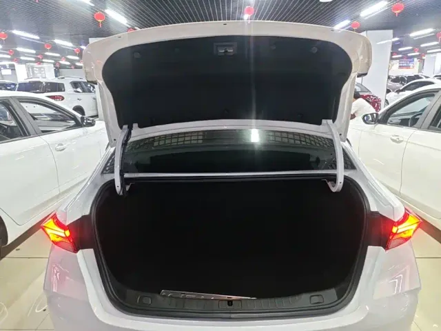 Buick Verano — Фото автомобиля 18