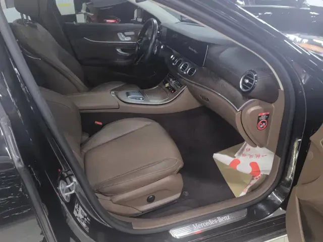 Mercedes-Benz E-Class — Фото автомобиля 8