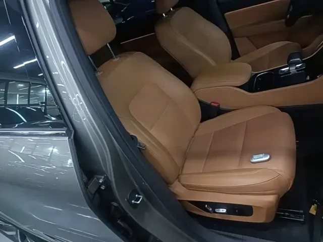 Li Auto ONE — Фото автомобиля 24
