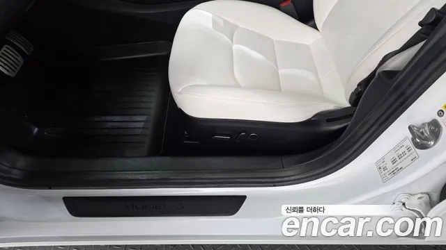 Tesla Model 3 — Фото автомобиля 29