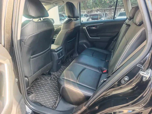 Toyota RAV4 — Фото автомобиля 16
