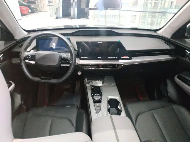 Changan Z6 — Фото автомобиля 9