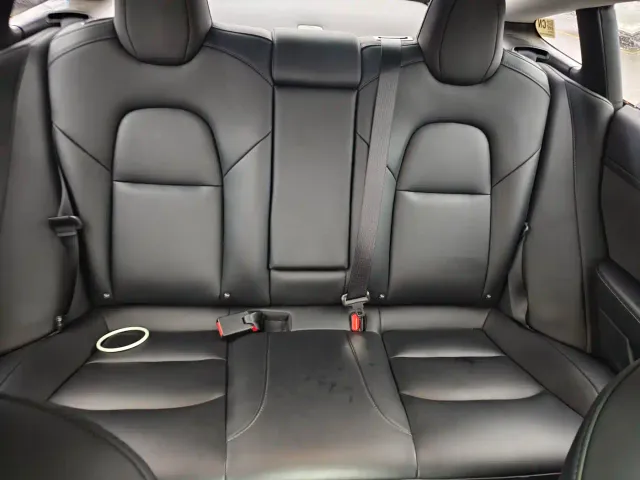 Tesla Model 3 — Фото автомобиля 19