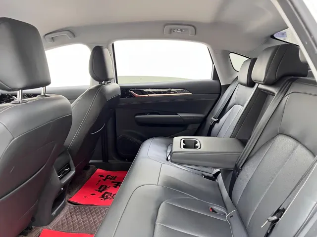 Wuling Starlight — Фото автомобиля 17