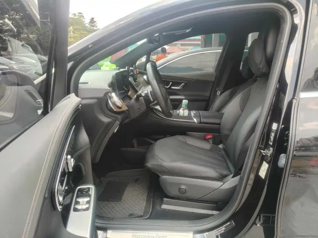 Mercedes-Benz EQE SUV — Фото автомобиля 8