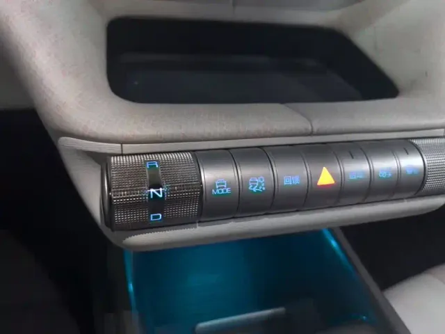 BYD Dolphin — Фото автомобиля 13