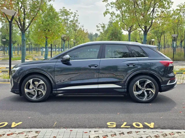 Audi Q4 e-tron — Фото автомобиля 7