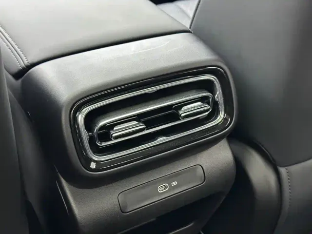 Geely Emgrand — Фото автомобиля 27