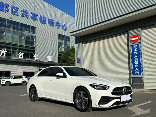 Mercedes-Benz C-Class — Фото автомобиля 3