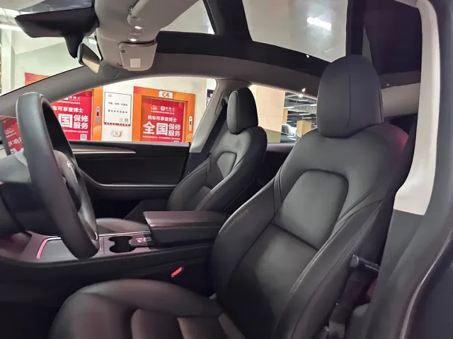 Tesla Model Y — Фото автомобиля 9