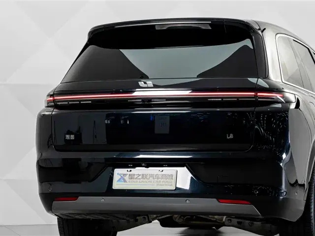 Li Auto L8 — Фото автомобиля 7