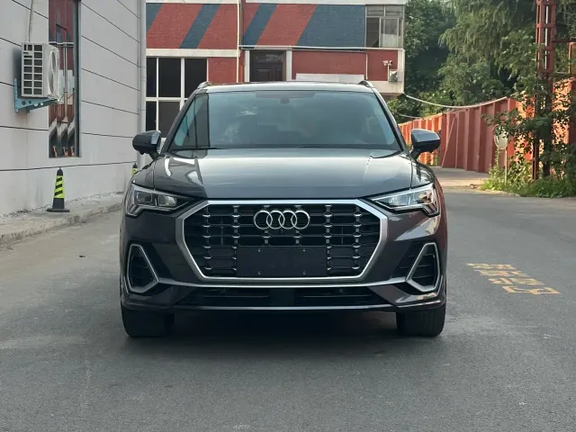 Audi Q3 — Фото автомобиля 3